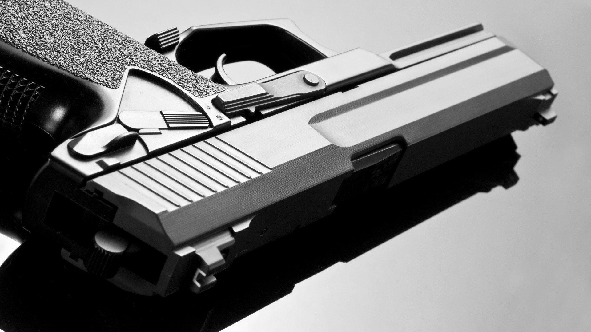 东亚杯国足夺冠 球迷情绪达到顶点，东亚杯男足比赛时间