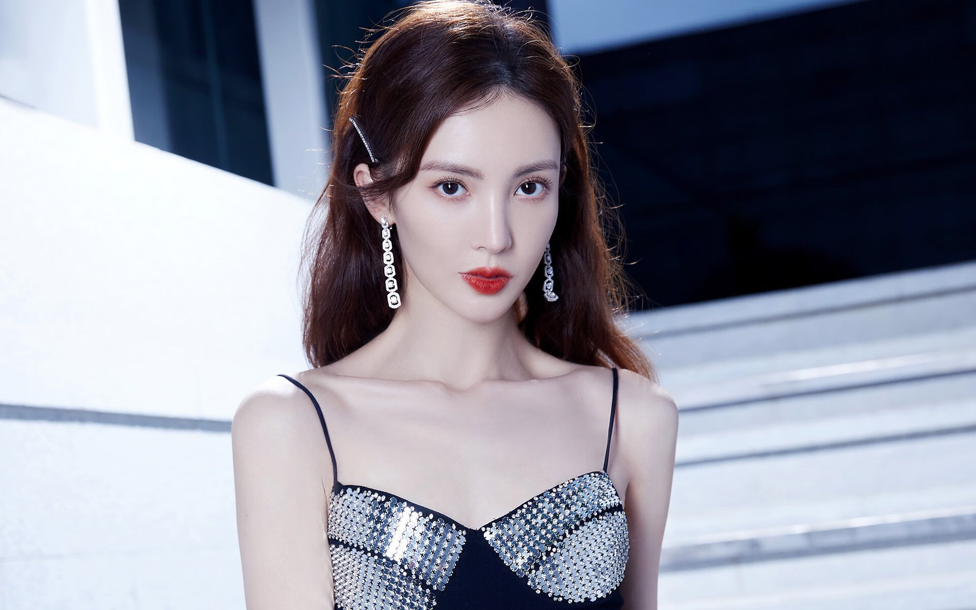 出发滑行段速度控制成优势，发生滑行时轮轨间